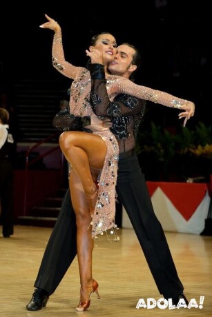 salsa-dance-classes-in-dubai-learn-with-passionate-instructors-big-0