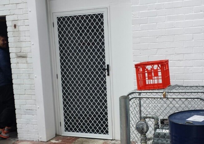 home-security-effortlessly-melbournes-top-aluminium-diamond-doors-big-0