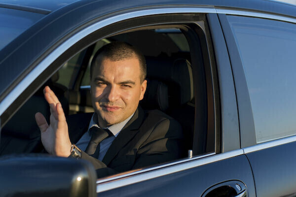 chauffeur-hire-london-travel-in-luxury-big-0