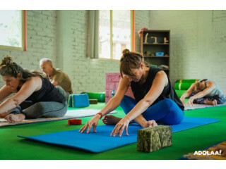 100 Hour Holistic Yoga Teacher Training In Rishikesh