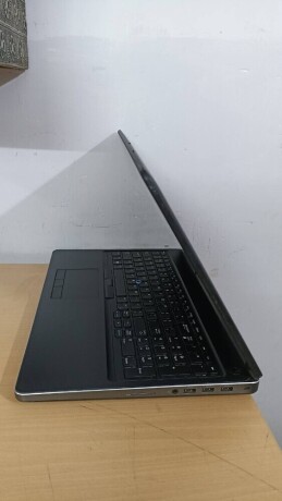 dell-precision-7510-156in-laptop-core-i7-6820hq-27ghz-16gb-ram-512gb-ssd-big-0