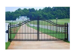 Metal And Wooden Driveway Gates Dallas TX