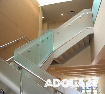 choose-the-modern-stairs-glass-railings-to-gain-exclusive-sophistication-big-0