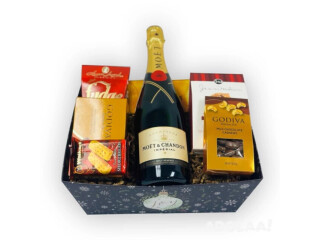 Elegant Champagne Gift Delivery in New York for Every Occasion